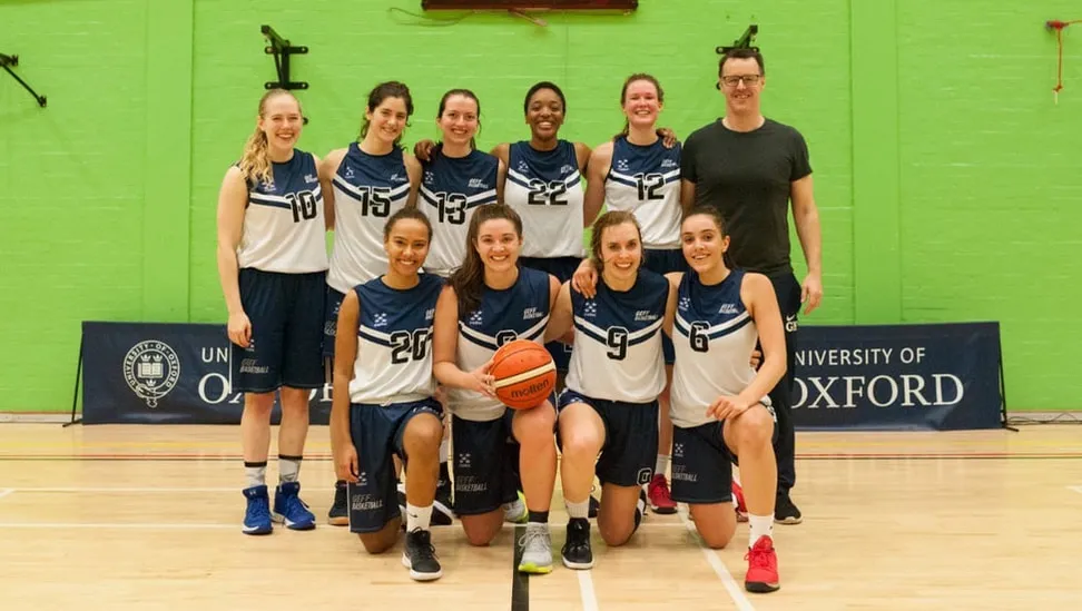 BACK ROW: Clare Lyle, Antje Carrel, Alycia Leonard, Tania Fabo, Mike Meier, Graham Nichols (Head Coach); FRONT ROW: Freya Allery, Claudia Paul, Amelia Hassoun, Ivona Bandilovska.